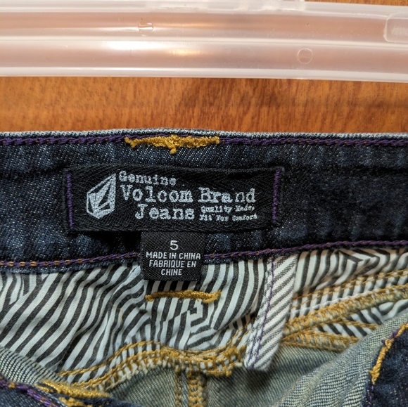Volcom Brand Denim Mini Skirt Dark Wash Size 5 - Picture 4 of 5